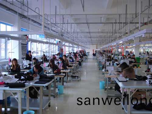 酒(jiu)店(dian)製服生産車間