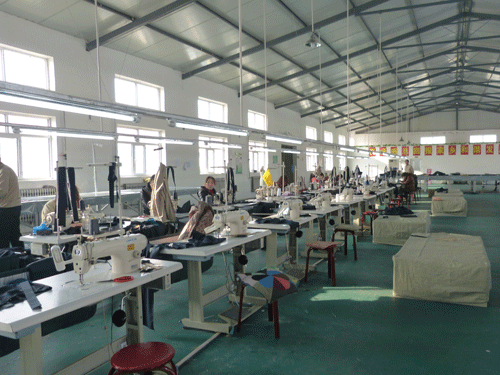 工作服(fu)生産(chan)車(che)間